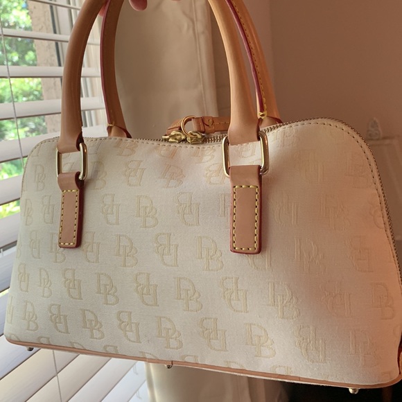 DOONEY & BOURKE SMALL DOMED POCKET SATCHEL - Picture 3 of 16